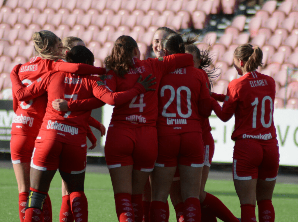 God stemning på Gjemselund stadion når KIL Kvinner vant mot Porsanger