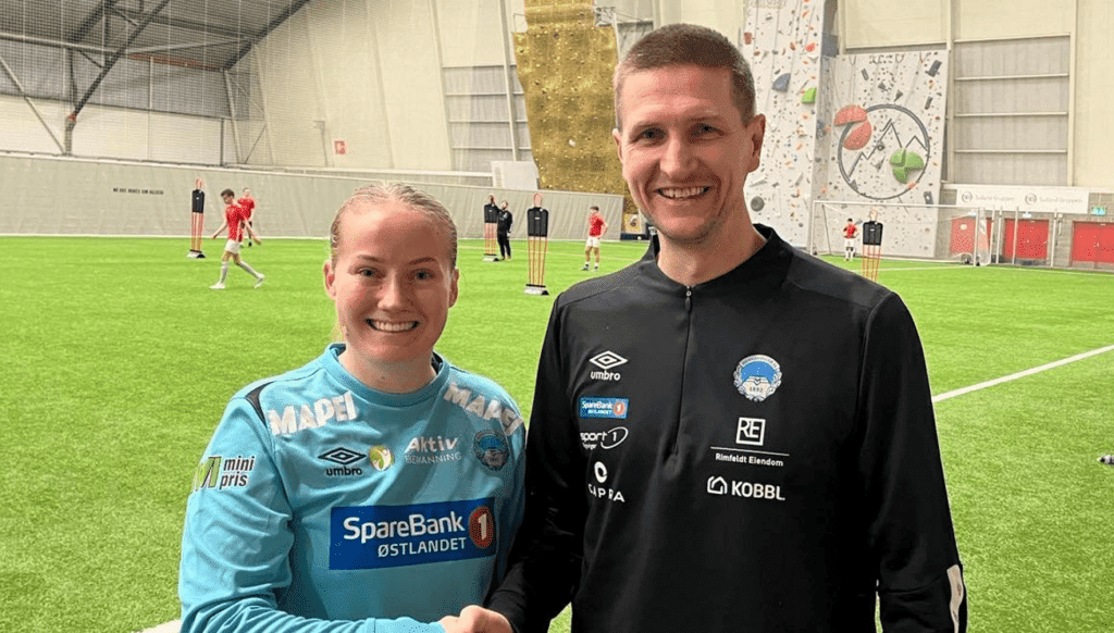 Bilde av keeper Ingeborg Løvli og trener Rune Skasberg på KIL Kvinner