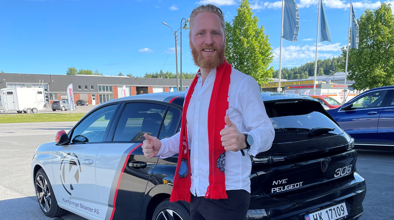 bildet viser Lars Erik fremming og Kongsvinger Bilsenter støtter kronekampen og økt satsing på KIL Kvinner