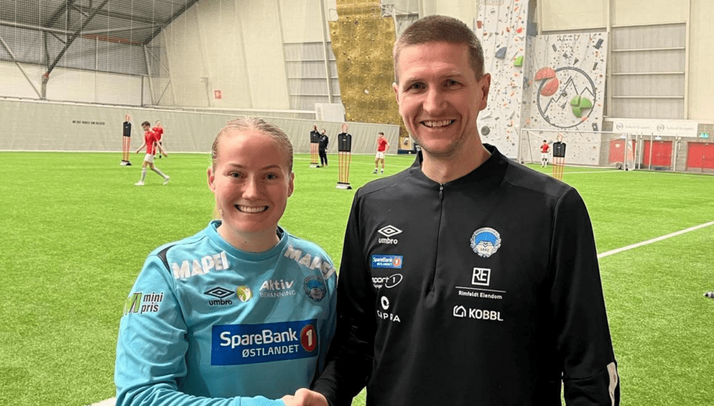 Bilde av keeper Ingeborg Løvli og trener Rune Skasberg på KIL Kvinner