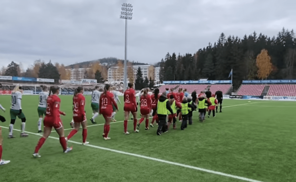 Bilde av utmarsj KIL mot Hamkam